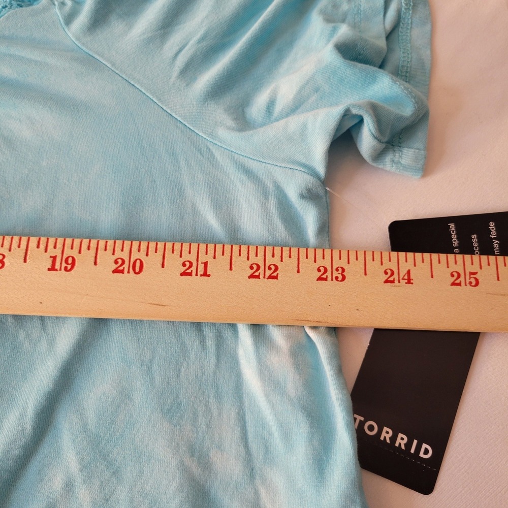 Torrid Cold Shoulder Top Womens 2 Blue Tie Dye Eyelet Lace Super Soft Short Slve - Picture 6 of 14